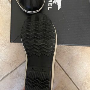 Sorel boots like new